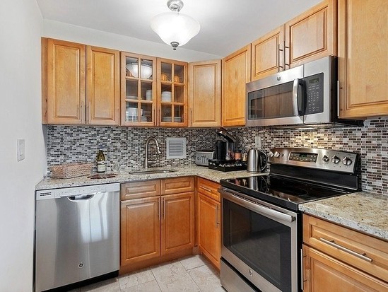 Condo for Sale Whitestone, Queens