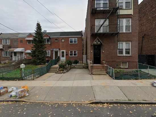 Single-family for Pre-foreclosure / auction College Point, Queens