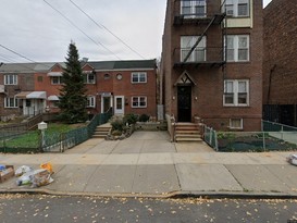 Home for Pre-foreclosure / auction College Point, Queens