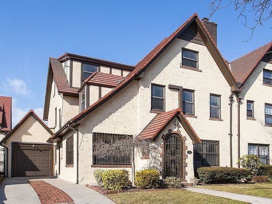 Single-family for Sale Forest Hills, Queens