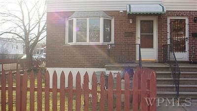 Single-family for Pre-foreclosure / auction Throggs Neck, Bronx