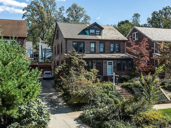 Single-family for Sale Forest Hills, Queens