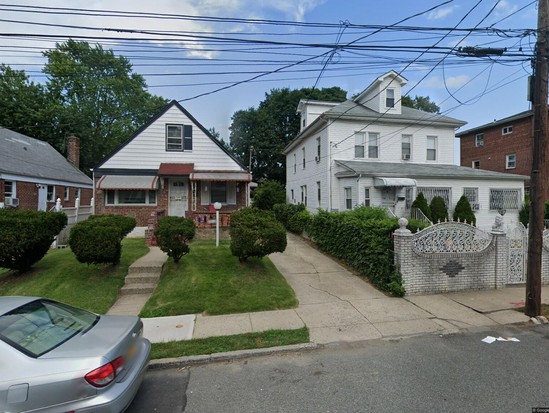 Single-family for Pre-foreclosure / auction Hollis, Queens