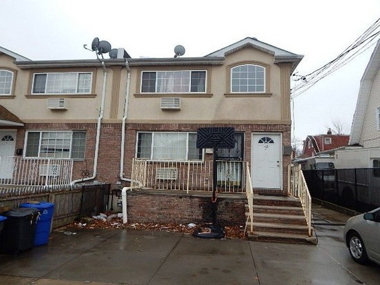 Single-family for Pre-foreclosure / auction Hollis, Queens