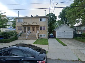 Home for Pre-foreclosure Hollis, Queens