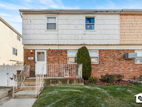 Single-family for Pre-foreclosure / auction Graniteville, Staten Island