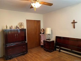 Home for Sale Throggs Neck, Bronx