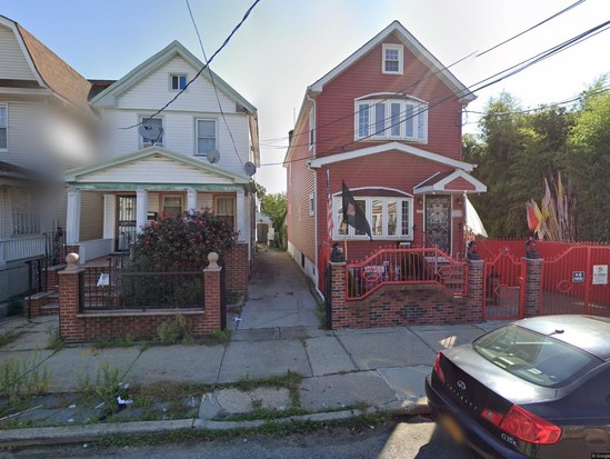 Single-family for Pre-foreclosure / auction South Richmond Hill, Queens