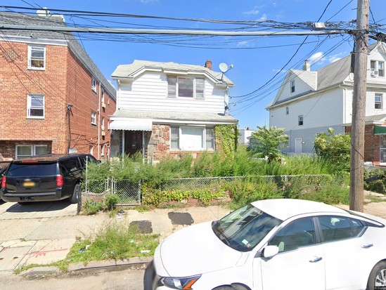 Multi-family for Pre-foreclosure South Richmond Hill, Queens