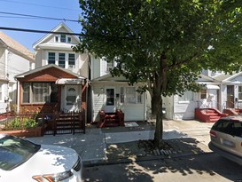 Home for Pre-foreclosure / auction South Richmond Hill, Queens