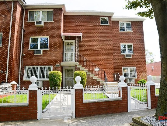 Multi-family for Sale Throggs Neck, Bronx