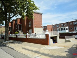 Home for Sale Throggs Neck, Bronx