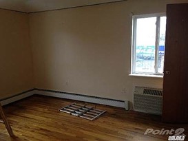 Home for Pre-foreclosure / auction Canarsie, Brooklyn