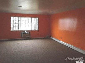 Home for Pre-foreclosure / auction Canarsie, Brooklyn