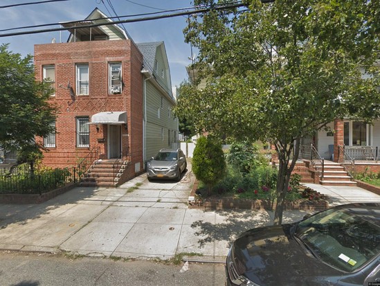 Single-family for Pre-foreclosure Richmond Hill, Queens