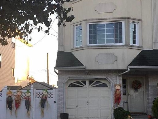 Single-family for Pre-foreclosure Charleston, Staten Island