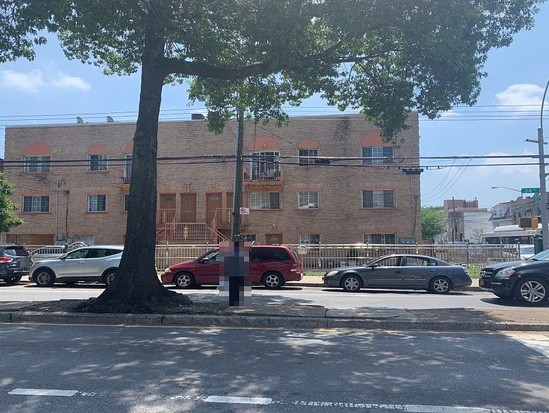 Single-family for Pre-foreclosure / auction North Corona, Queens