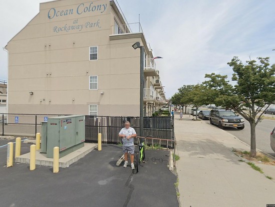 Condo for Pre-foreclosure Rockaway Park, Queens