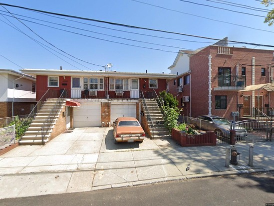 Multi-family for Pre-foreclosure Woodhaven, Queens