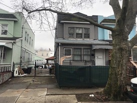 Home for Pre-foreclosure / auction South Richmond Hill, Queens