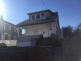 Home for Pre-foreclosure / auction Throggs Neck, Bronx