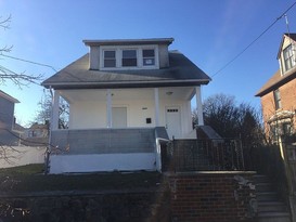 Home for Pre-foreclosure / auction Throggs Neck, Bronx