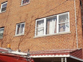 Home for Pre-foreclosure / auction Williamsbridge, Bronx