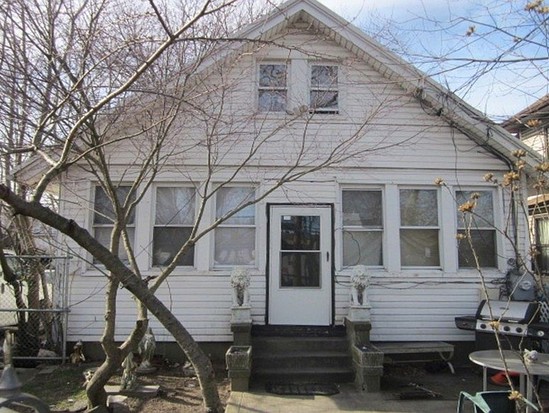 Single-family for Pre-foreclosure / auction Far Rockaway, Queens