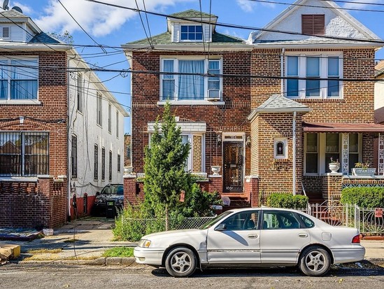 Single-family for Pre-foreclosure East Flatbush, Brooklyn