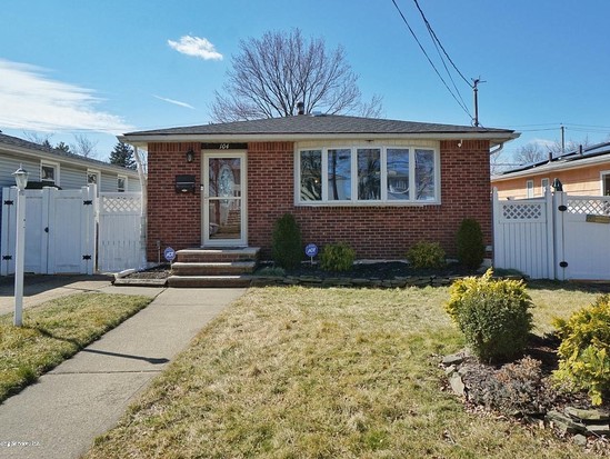 Single-family for Sale Eltingville, Staten Island