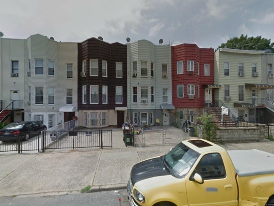 Single-family for Pre-foreclosure / auction Borough Park, Brooklyn