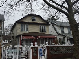 Home for Pre-foreclosure / auction Hollis, Queens