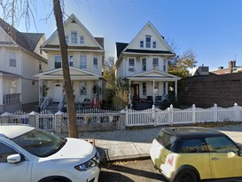 Home for Pre-foreclosure South Richmond Hill, Queens