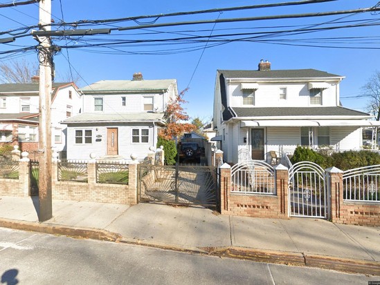 Single-family for Pre-foreclosure / auction St Albans, Queens