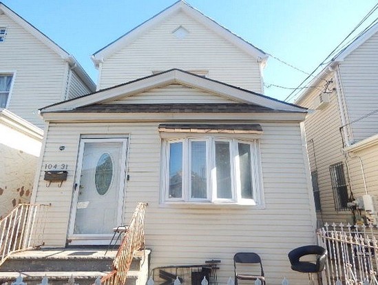 Single-family for Pre-foreclosure / auction South Richmond Hill, Queens