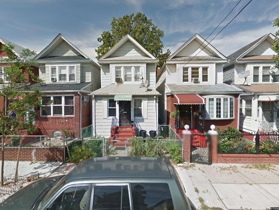 Single-family for Pre-foreclosure / auction Richmond Hill, Queens