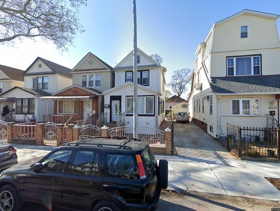 Single-family for Pre-foreclosure South Richmond Hill, Queens