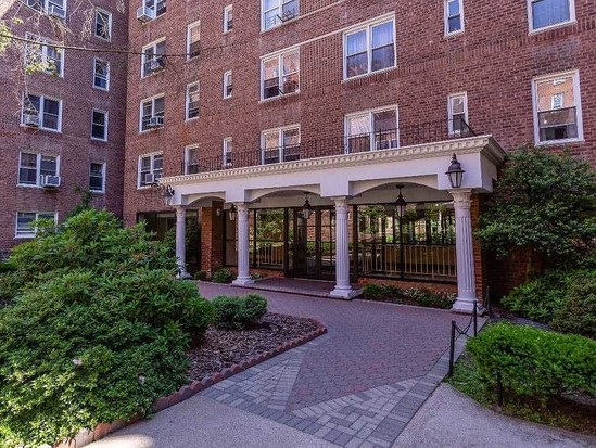 Condo for Sale Forest Hills, Queens