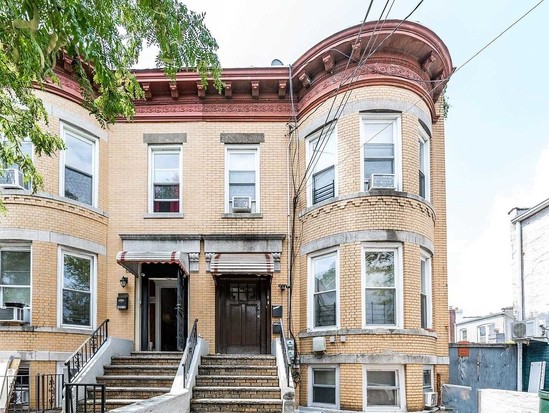 Multi-family for Sale Ozone Park, Queens