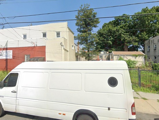 Single-family for Sale St Albans, Queens