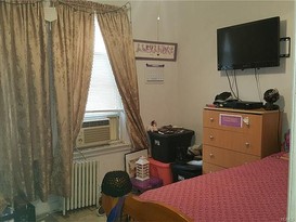 Home for Pre-foreclosure Throggs Neck, Bronx