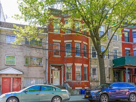 Multi-family for Sale Concourse, Bronx