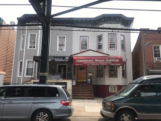 Single-family for Pre-foreclosure South Richmond Hill, Queens