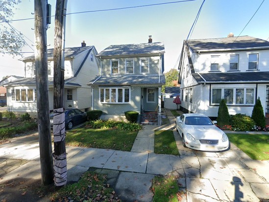 Single-family for Pre-foreclosure / auction Queens Village, Queens