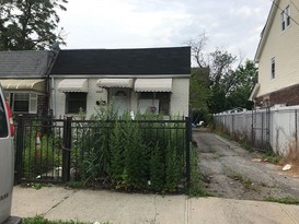 Home for Pre-foreclosure / auction St Albans, Queens