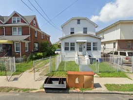 Home for Pre-foreclosure St Albans, Queens