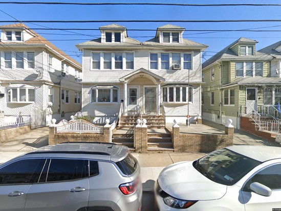 Multi-family for Pre-foreclosure / auction South Richmond Hill, Queens