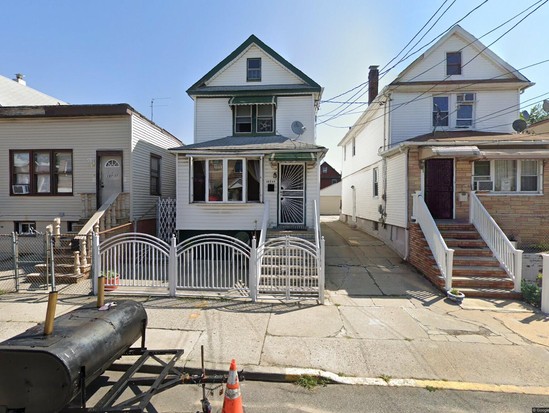 Multi-family for Pre-foreclosure / auction Jamaica, Queens