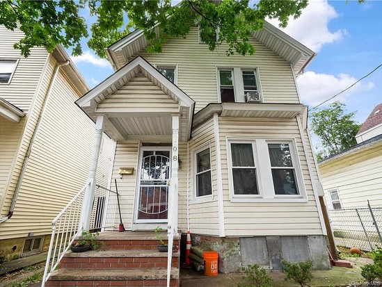 Single-family for Sale Port Richmond, Staten Island