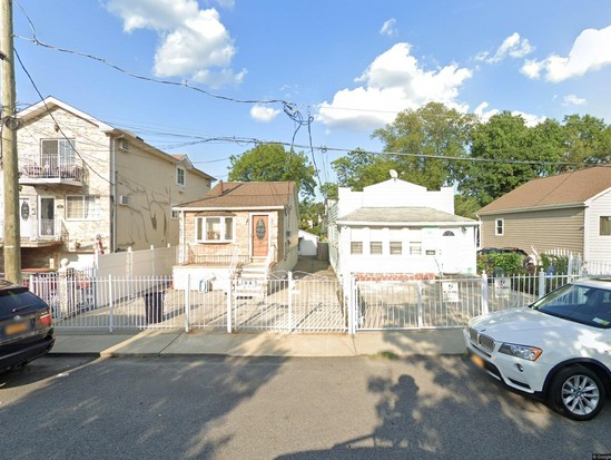 Single-family for Pre-foreclosure Soundview, Bronx